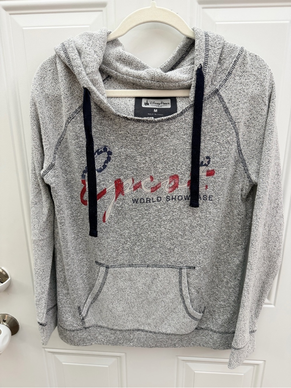 Disney World Epcot Hoodie Sweatshirt M Gray World Showcase Retro 90s